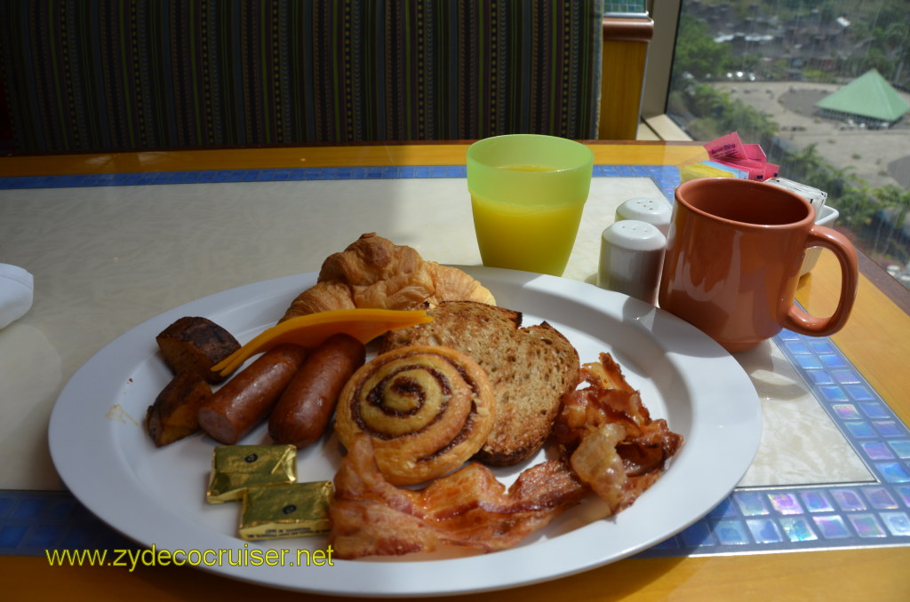 008: Carnival Magic, BC5, John Heald's Bloggers Cruise 5, Montego Bay, Jamaica, Lido Breakfast of Champions and I lived to post a picture of it.
