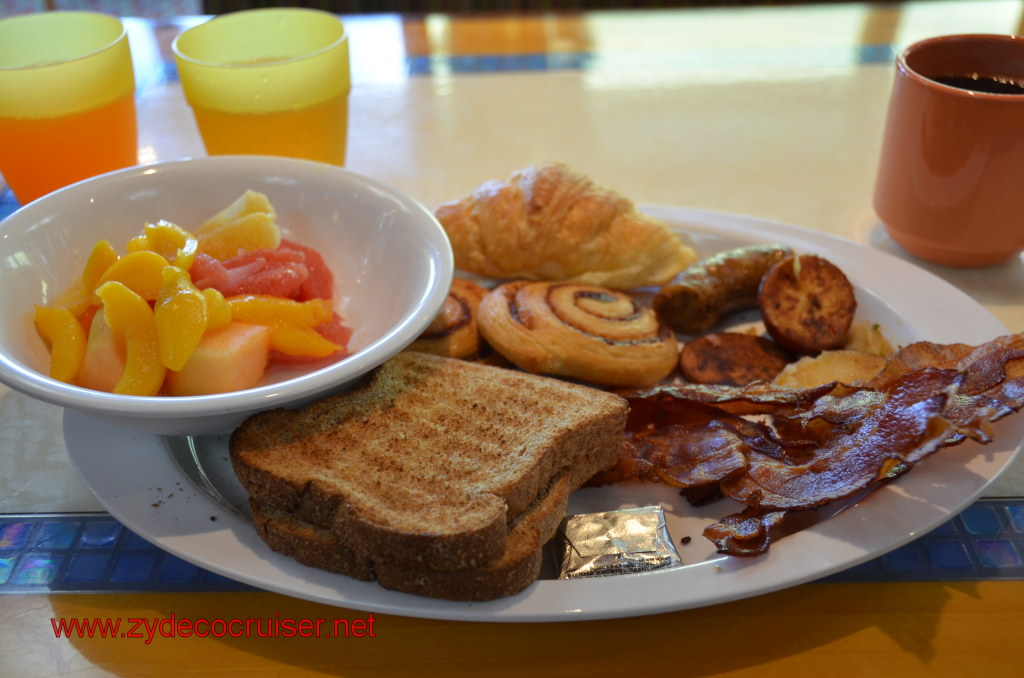 011: Carnival Magic, BC5, John Heald's Bloggers Cruise 5, Cozumel, Lido Breakfast, Fruit, Breads, Pastries, Bacon, Sausage, Potatoes, Juices, Coffee