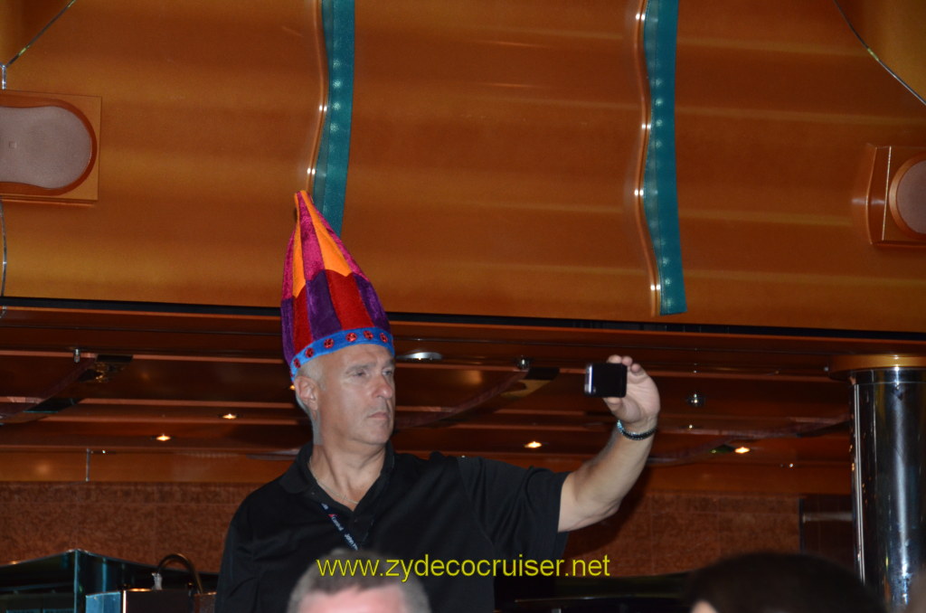 327: Carnival Magic, BC5, John Heald's Bloggers Cruise 5, Sea Day 3, MDR Dinner, Storm'n Norman, 
