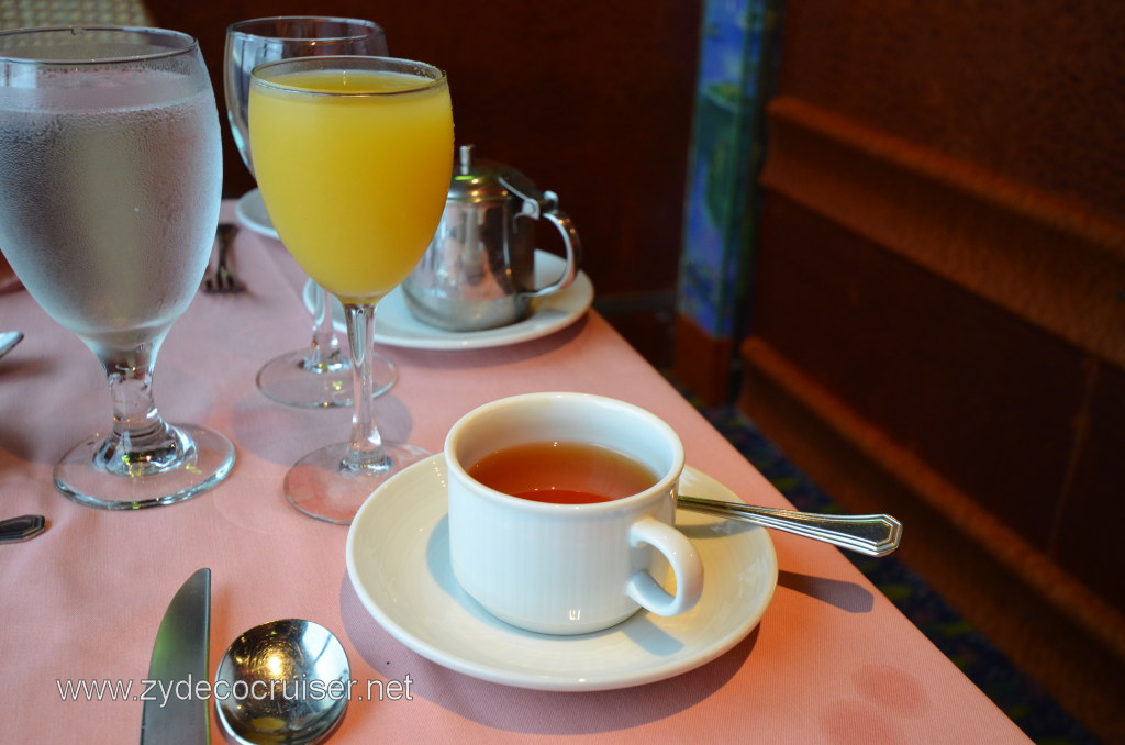 010: Carnival Conquest, Nov 14, 2011, Sea Day 1, MDR Breakfast, Pinapple juice and hot tea