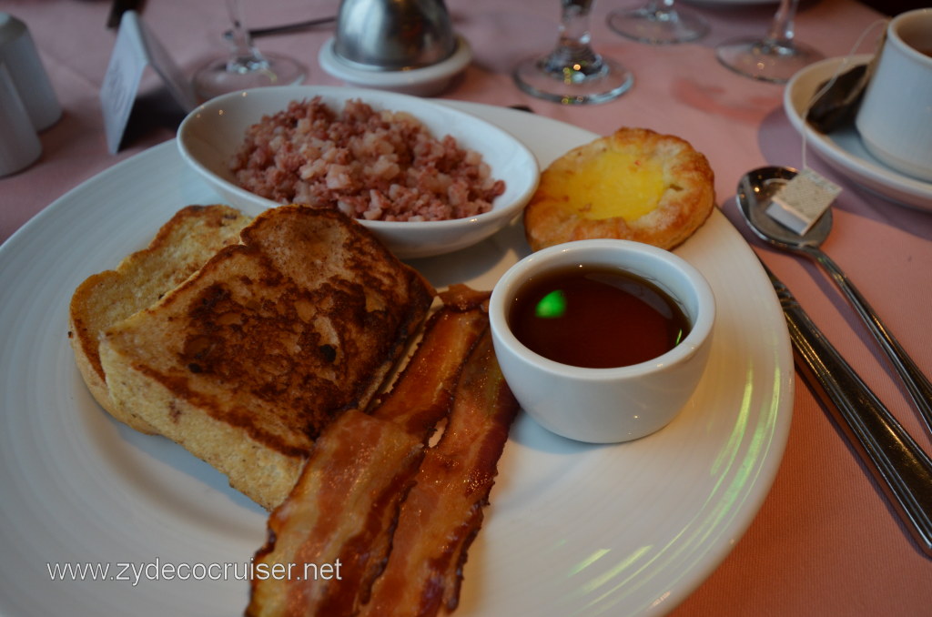 011: Carnival Conquest, Nov 14, 2011, Sea Day 1, MDR Breakfast, Corned beef hash, French Toast, Bacon, Pastry thingy
