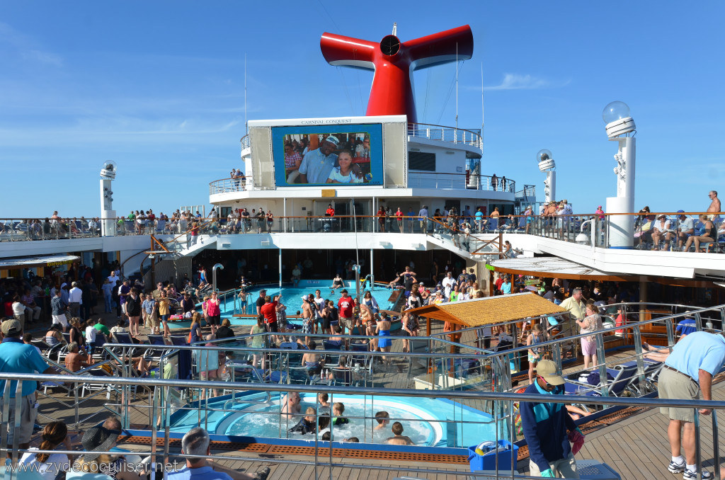 093: Carnival Conquest, Fun Day at Sea 1, Lido is hopping, Red Rum vs Blue Tequila, 