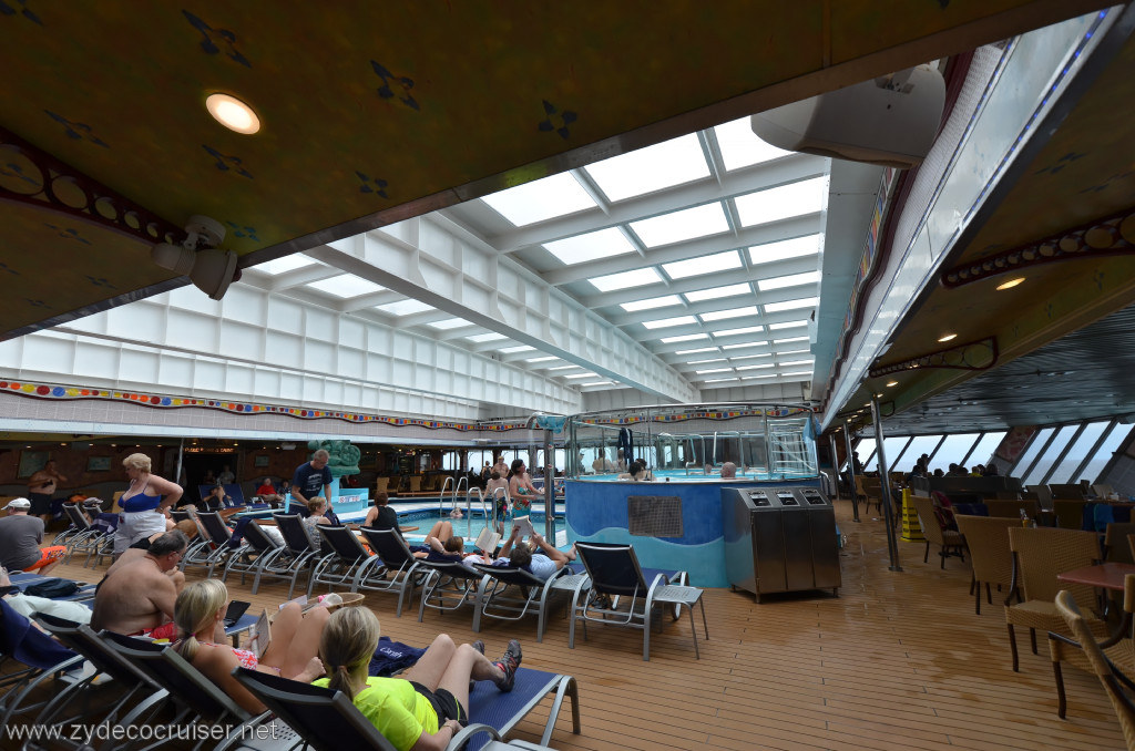 051: Carnival Conquest, Fun Day at Sea 2, Sky Pool with retractable roof closed, 