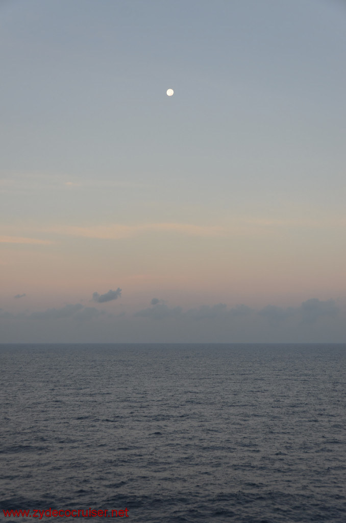 002: Carnival Conquest, Cozumel, Moon,