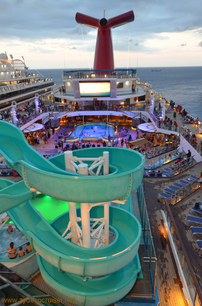 473: Carnival Conquest, Cozumel, Sail Away Deck Party, 