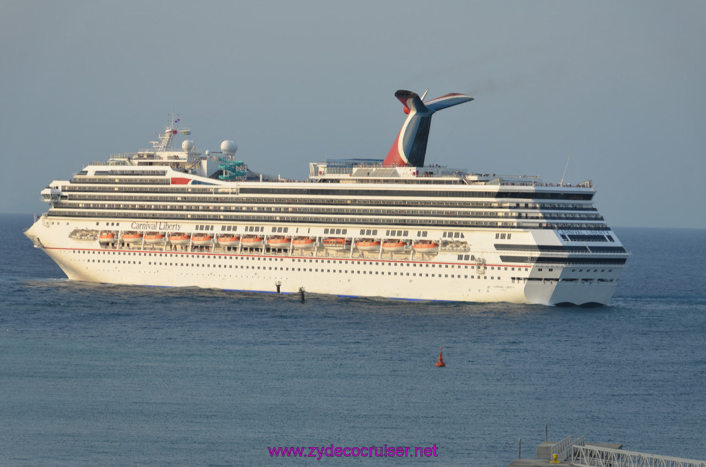 064: Carnival Conquest Cruise, Roatan, 