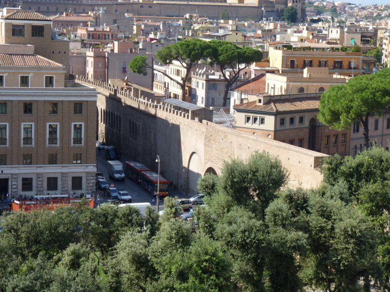 3024: The Passetto - the Pope's escape route from the Vatican to Castel Sant'Angelo