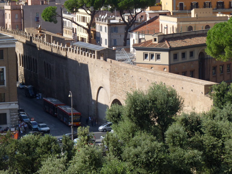 3028: The Passetto - the Pope's escape route from the Vatican to Castel Sant'Angelo