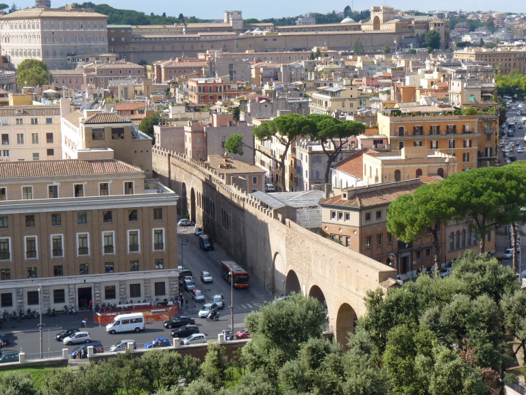 3051: View from Castel Sant'Angelo including the Passetto