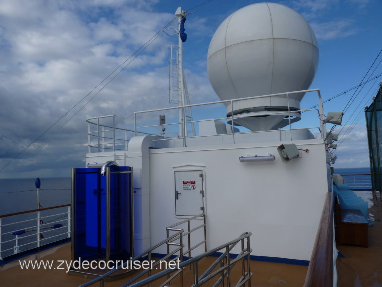 3708: Carnival Dream - Outdoor shower and a Dome thingy