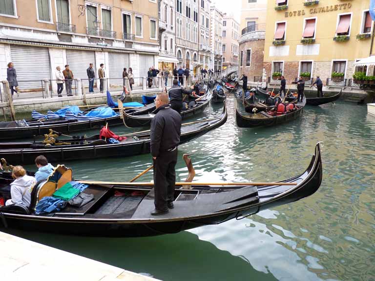 4274: Carnival Dream - Venice - Gondolas lined up outside of Hard Rock Cafe