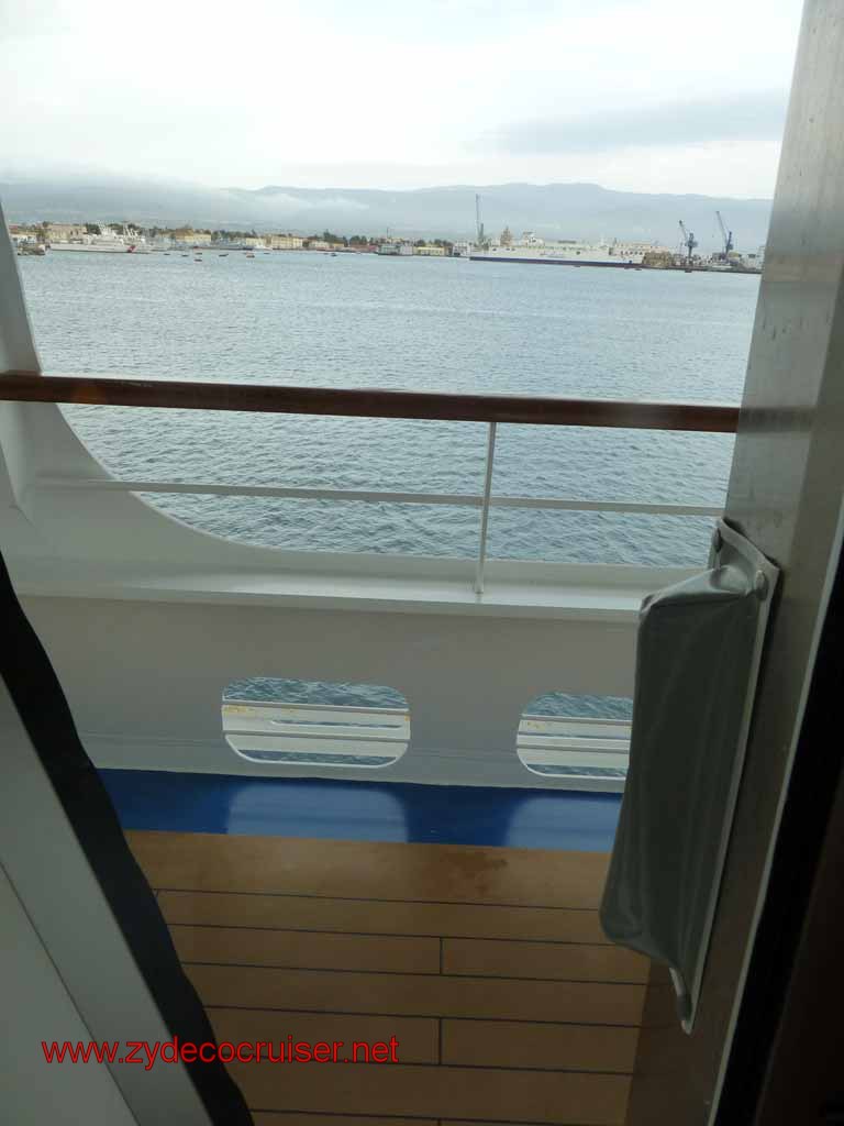 5532: Carnival Dream - Messina - Sealing off the Cove Balcony Doors