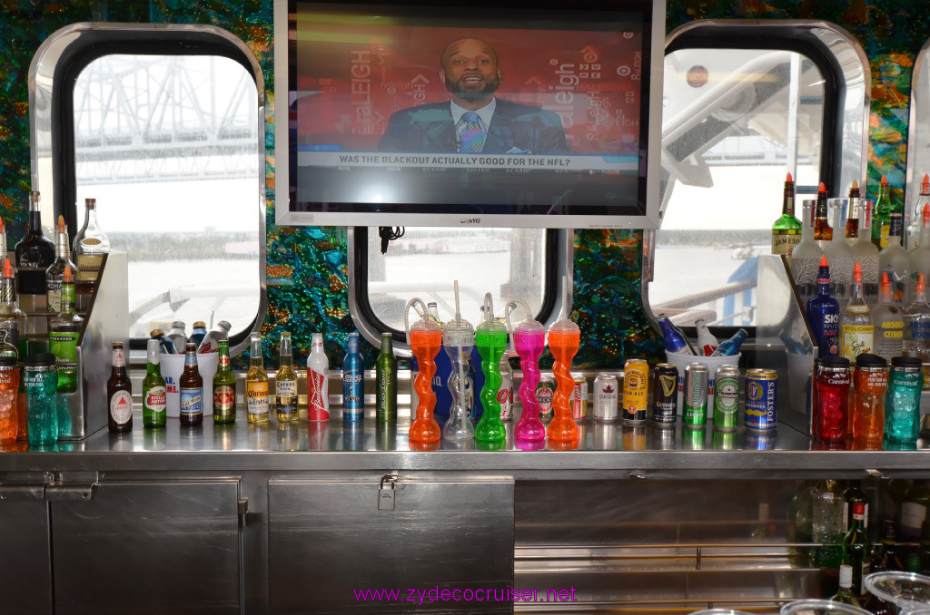 066: Carnival Elation, New Orleans, Embarkation, Pool Bar, Some beers and specialty glasses