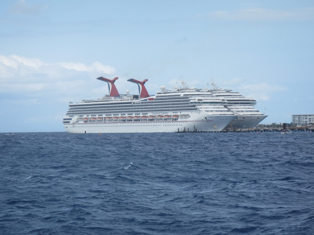 073: Carnival Elation Cruise, Cozumel, Deluxe Beach Catamaran Sail and Snorkel,