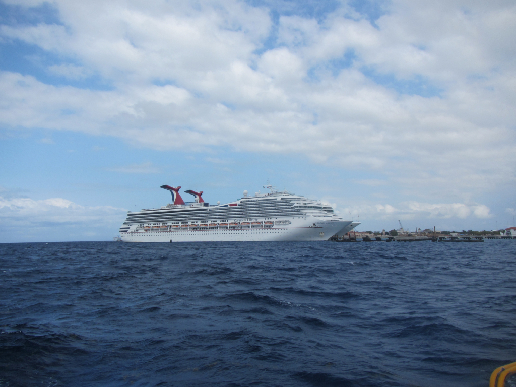 077: Carnival Elation Cruise, Cozumel, Deluxe Beach Catamaran Sail and Snorkel,