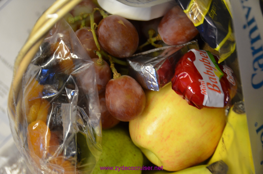 002: Carnival Sunshine Cruise, La Spezia, Breakfast from the Fruit Basket, Those are some Big Grapes,  