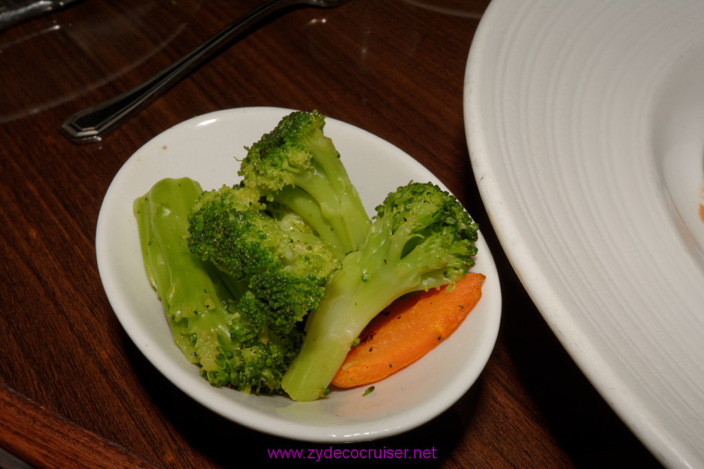 148: Carnival Triumph Journeys Cruise, Embarkation, MDR Dinner, Broccoli, Carrots, and Onions