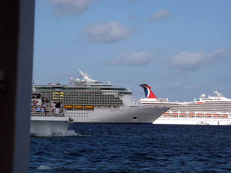 004: Carnival Freedom - Grand Cayman - Tendering into Georgetown