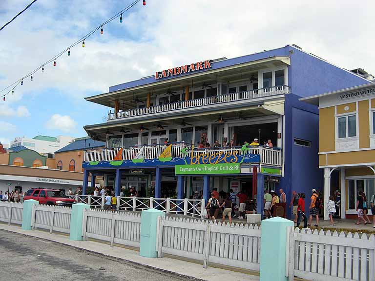 085: Carnival Freedom - Grand Cayman - The Landmark