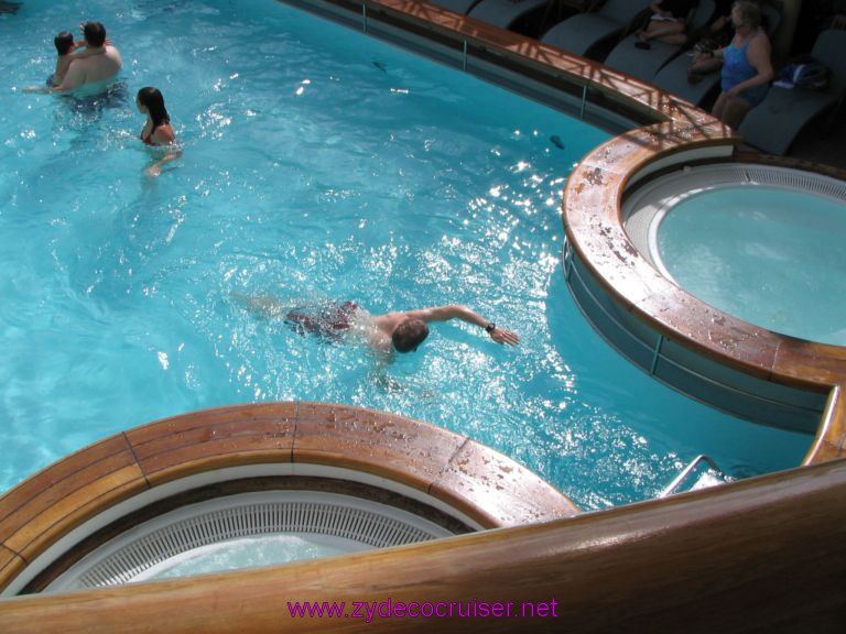 Grand Princess "Endless Pool" in action