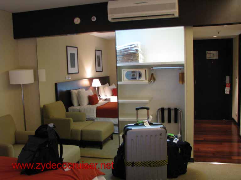 010: Carnival Splendor, South America Cruise, Buenos Aires, Hotel Tryp, 