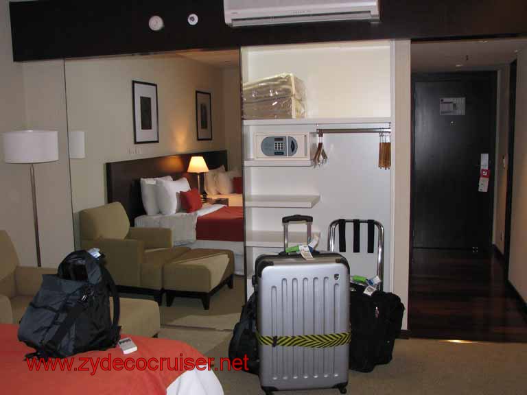 011: Carnival Splendor, South America Cruise, Buenos Aires, Hotel Tryp, 