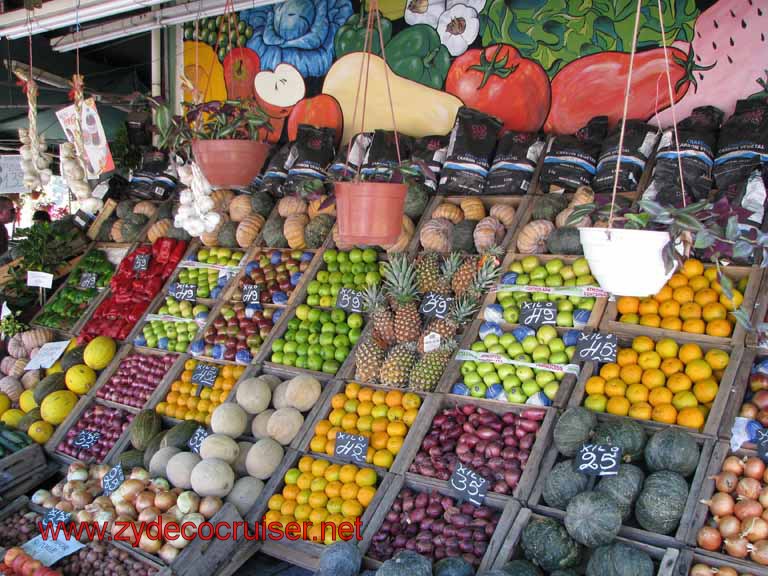 Local ProducLocal Produce Market, Montevideoe Market