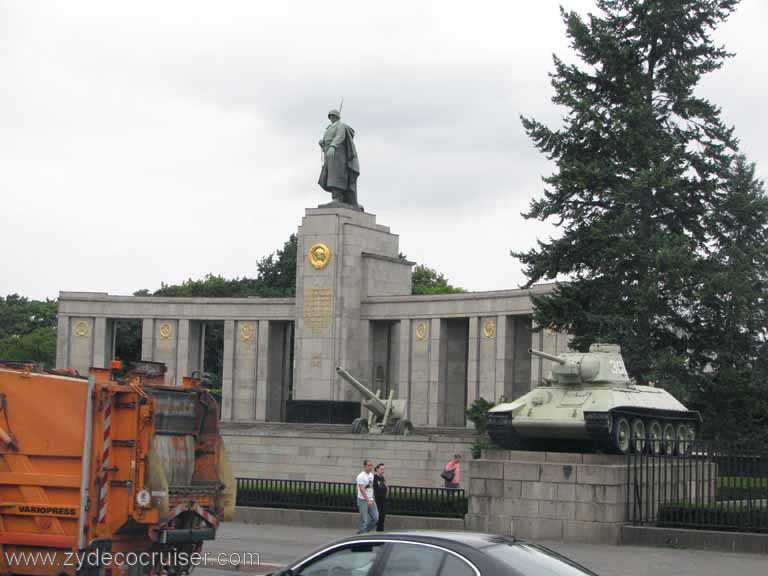077: Carnival Splendor, Baltic Cruise, Berlin, Soviet War Memorial