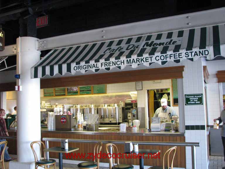 093: Cafe Du Monde - Riverwalk - New Orleans, LA