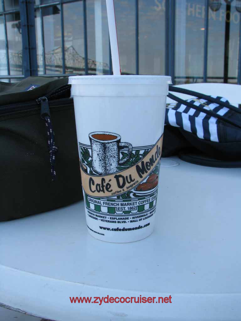 107a: Cafe Du Monde, New Orleans, LA