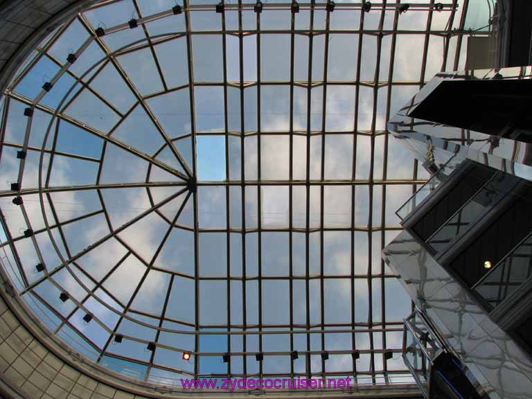 047: Carnival Fantasy, John Heald's Blogger's Cruise 2, Fun Day at Sea, Top of Atrium