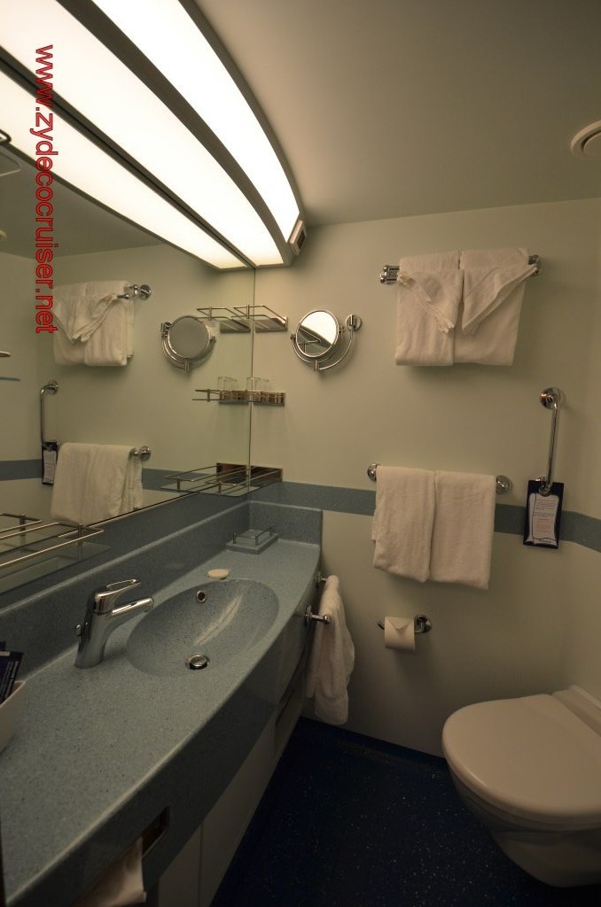 015: Carnival Magic, BC5, John Heald's Bloggers Cruise 5, Embarkation Day, cabin bathroom