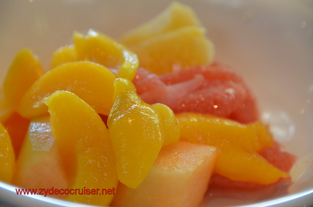 014: Carnival Magic, BC5, John Heald's Bloggers Cruise 5, Cozumel, Lido Breakfast, Peaches, Grapefruit, Cantaloupe, 