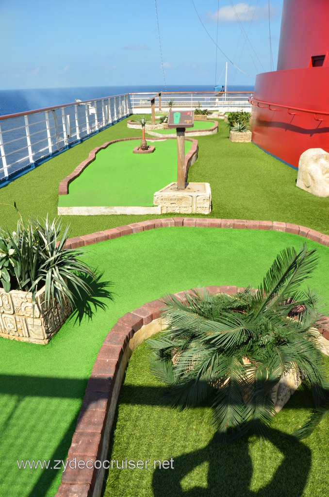 045: Carnival Conquest, Nov 15, 2011, Sea Day 2, Mini-Golf