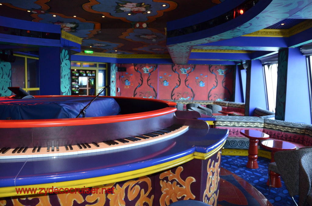 021: Carnival Conquest, Nov 19, 2011, Sea Day 3, Blues Piano Bar