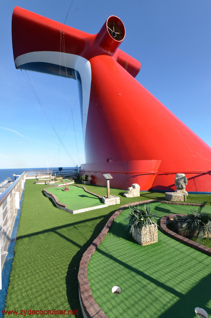 032: Carnival Conquest, Fun Day at Sea 1, Mini-golf and funnel, 