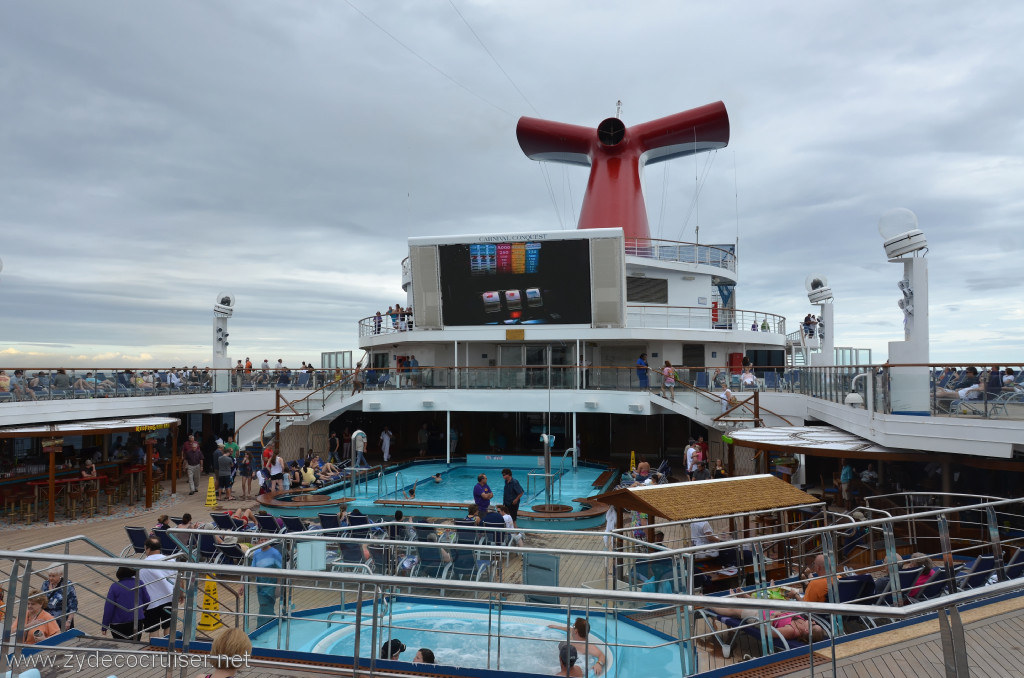 002: Carnival Conquest, Fun Day at Sea 2, Lido, Sun Pool, Seaside Theatre, 