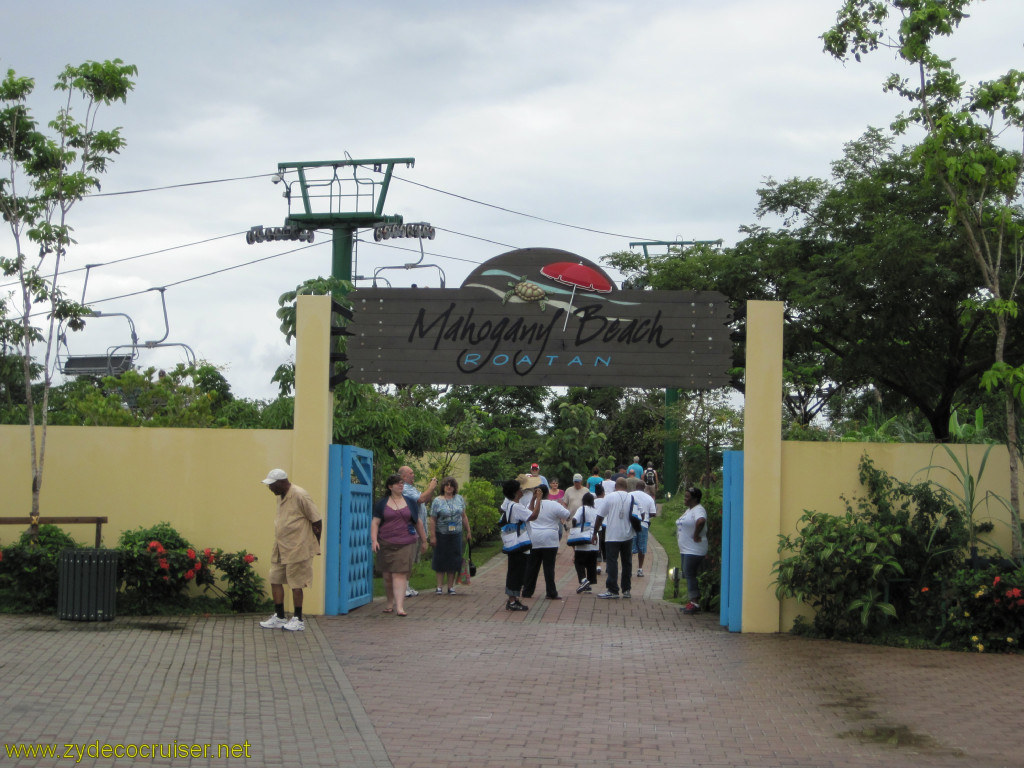 020: Carnival Conquest, Roatan, walkway to Mahogany Beach, 