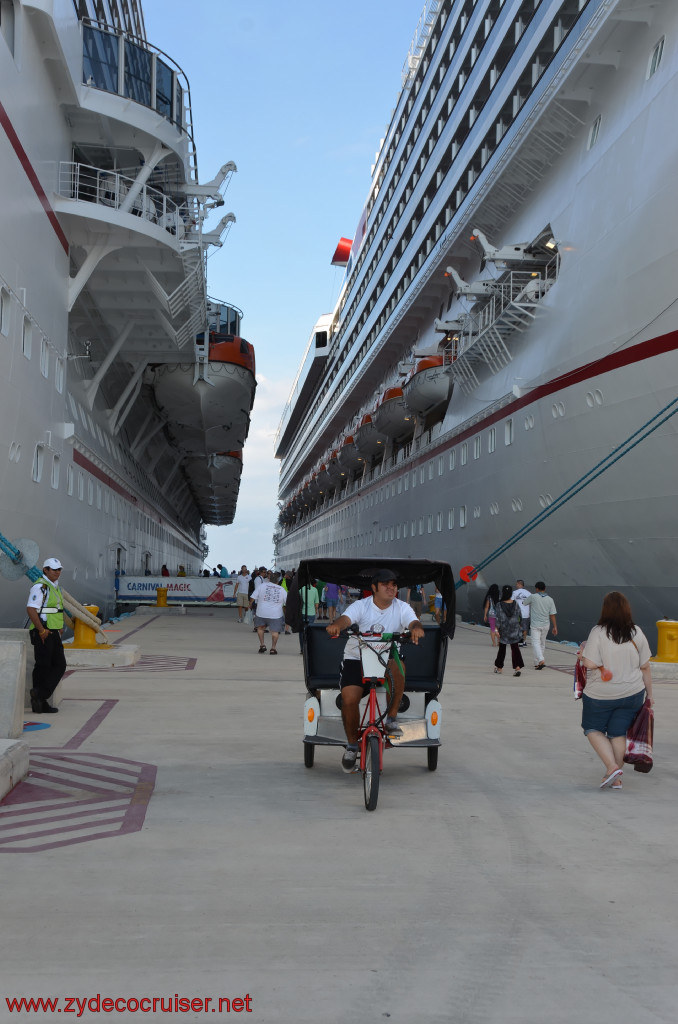 433: Carnival Conquest, Cozumel, Puerta Maya, Carnival Magic, Carnival Conquest, Pedicab, 