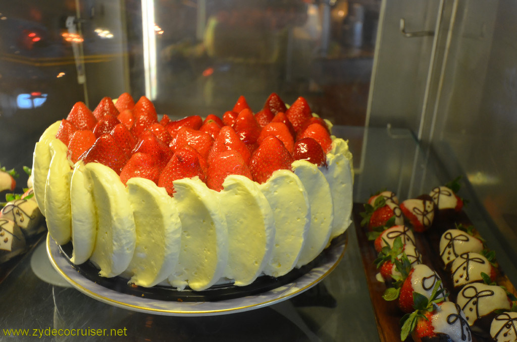 018: Carnival Conquest, Fun Day at Sea 3, Coffee Bar, Strawberry Cheesecake, 