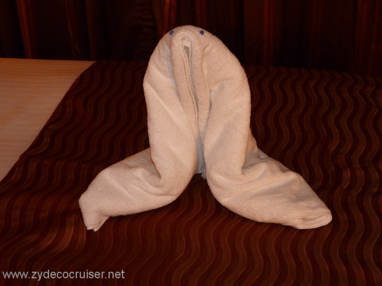 3341: Carnival Dream, Mediterranean Cruise, Civitavecchia, I AM the Walrus towel animal