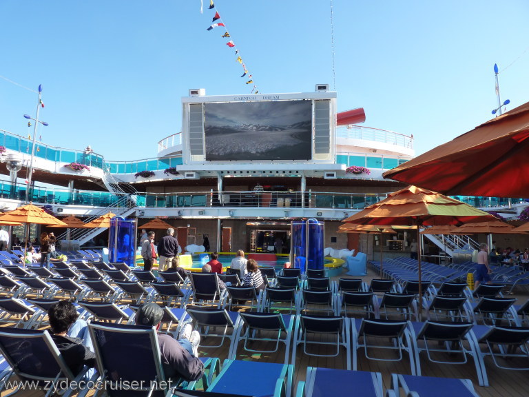 3237: Carnival Dream, Mediterranean Cruise, Civitavecchia, Waves Pool Area