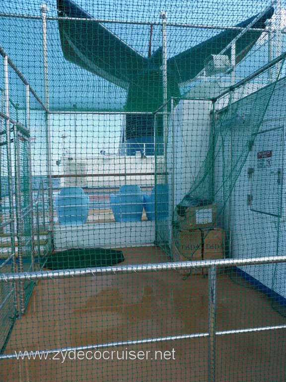 3716: Carnival Dream Golf Cage