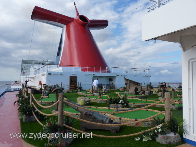 3721: Carnival Dream Mini Golf