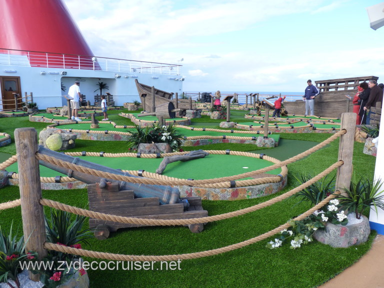 3723: Carnival Dream Mini Golf