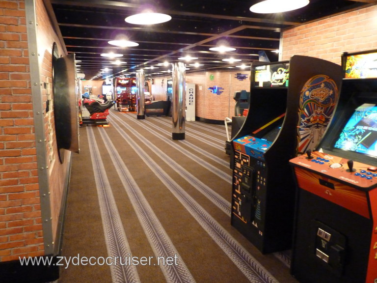 3886: Carnival Dream - The Warehouse Arcade