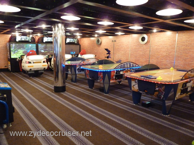 3892: Carnival Dream - The Warehouse Arcade