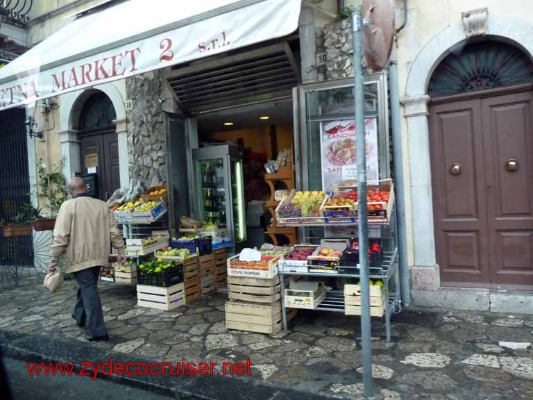 5183: Carnival Dream - Messina - Taormina - Market