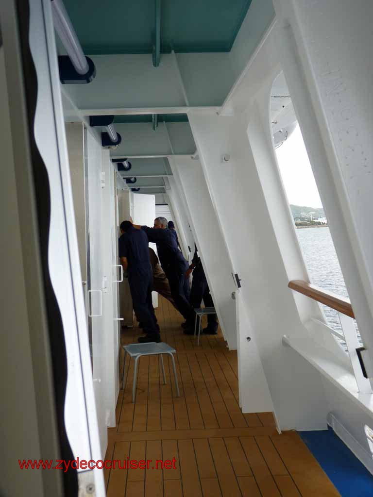 5515: Carnival Dream - Messina - Sealing off the Cove Balcony Doors