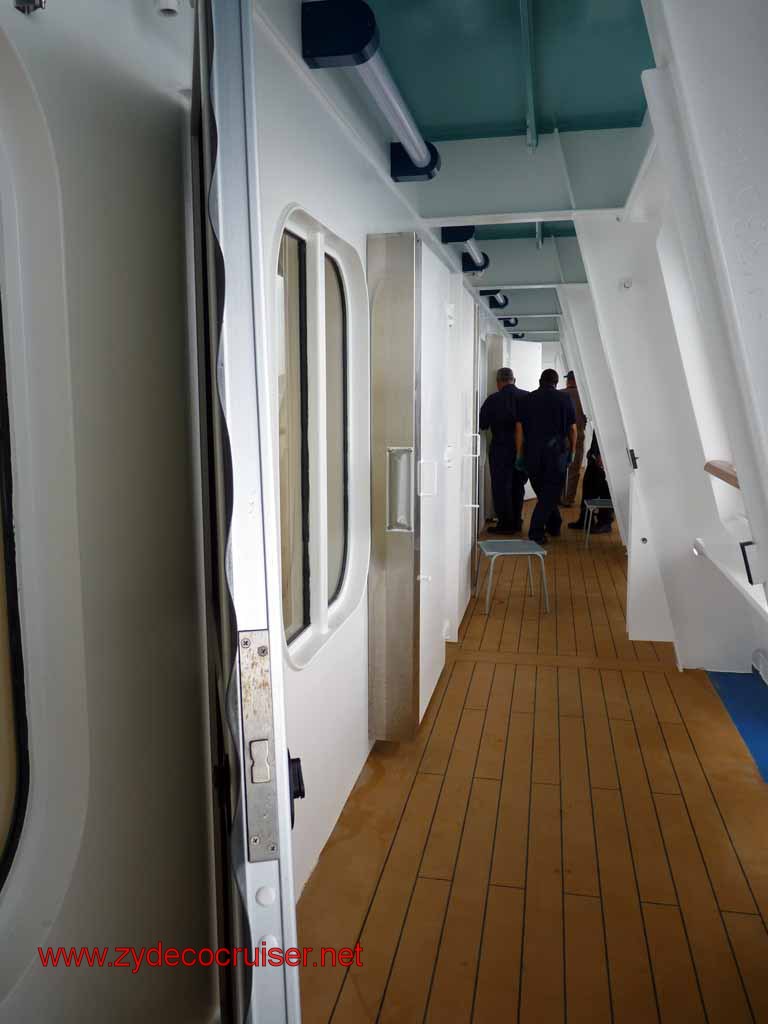 5517: Carnival Dream - Messina - Sealing off the Cove Balcony Doors